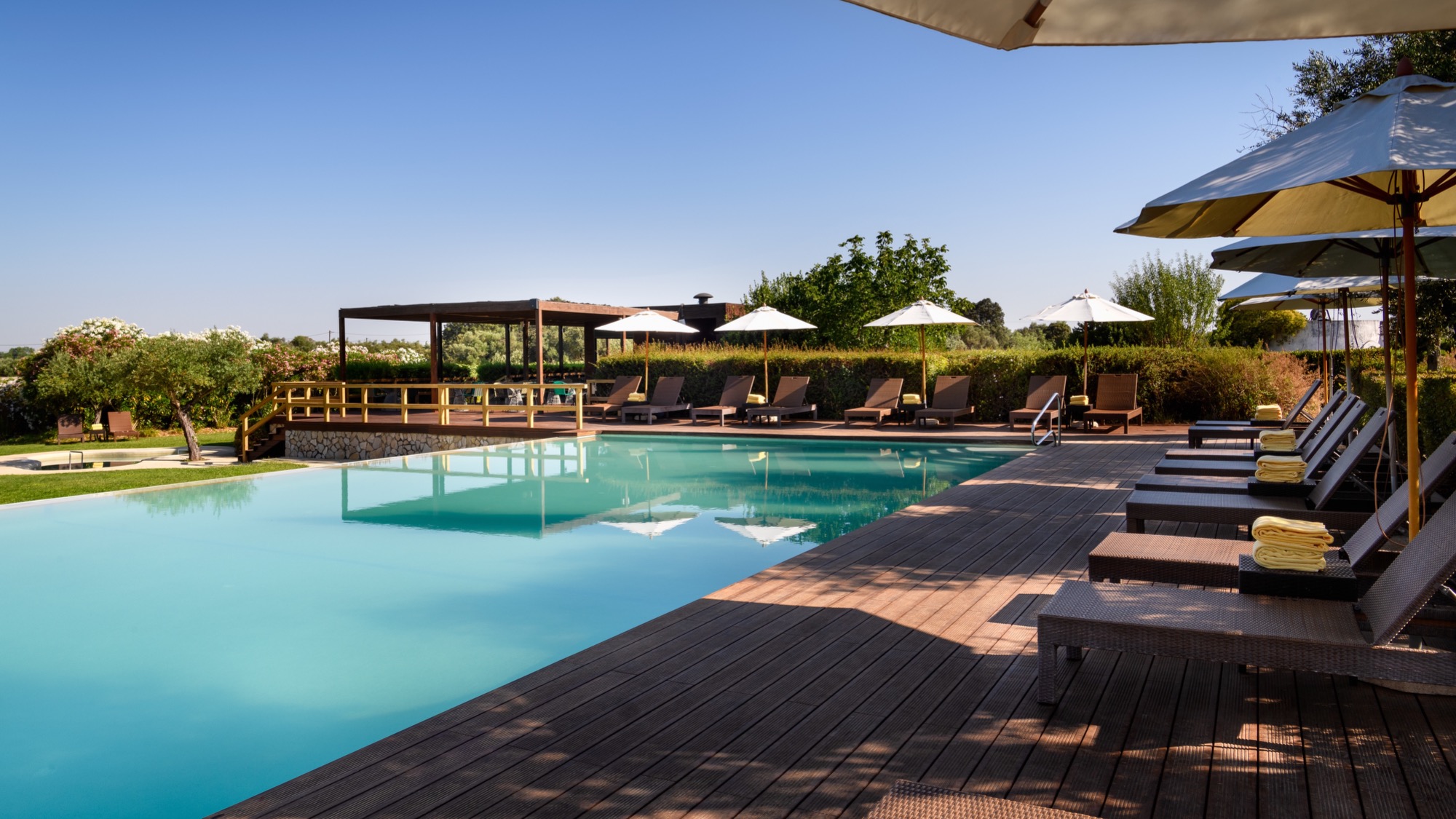 Convento do Espinheiro, Historic Hotel & Spa | Pool