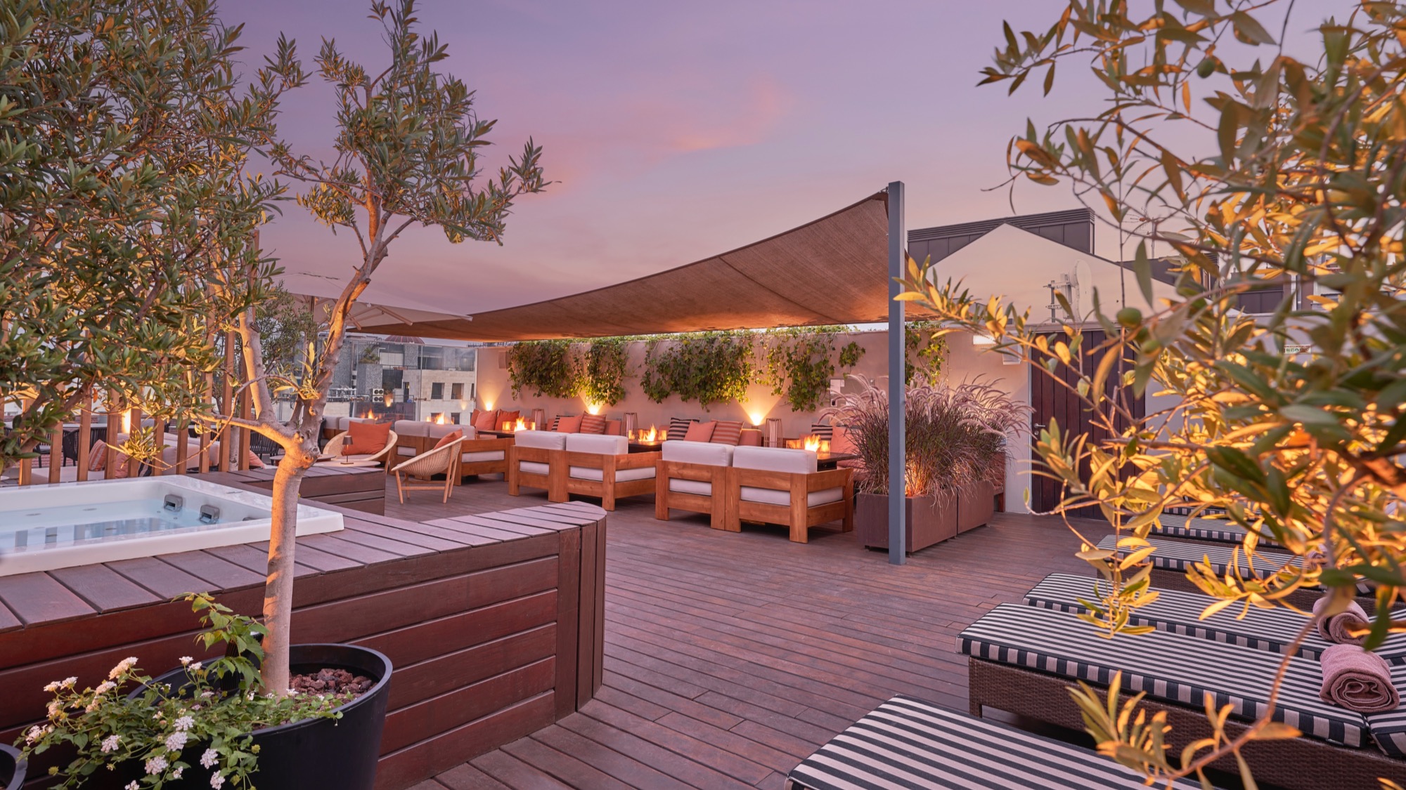 PortoBay Liberdade | Deck