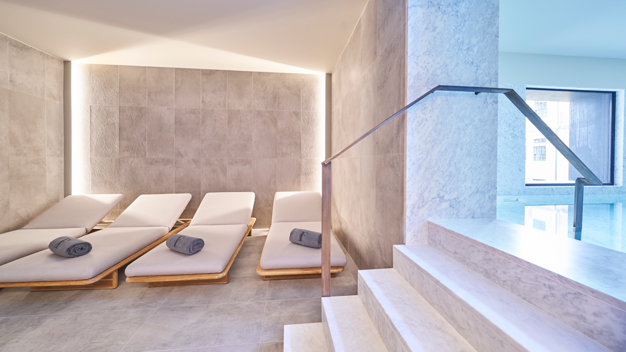 PortoBay Flores | Interior Pool