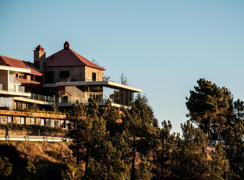 Casa de São Lourenço / Burel Panorama Hotel*****