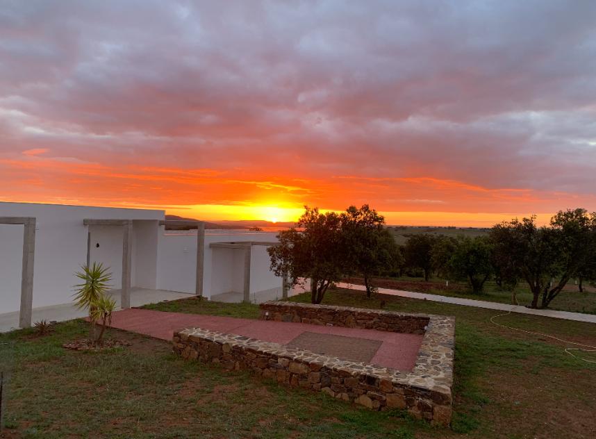 Montimerso Skyscape Country House****