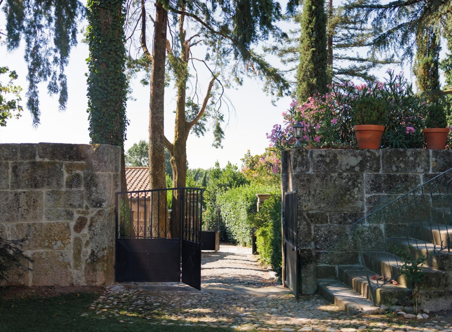 Chão de São Francisco - Soc. de Vitivinicultura e Turismo Rural, Lda*****