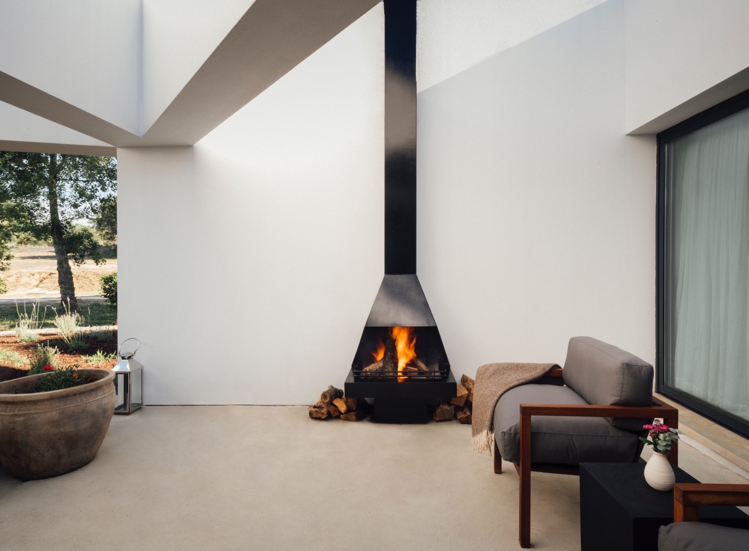L'and Vineyards | Fireplace