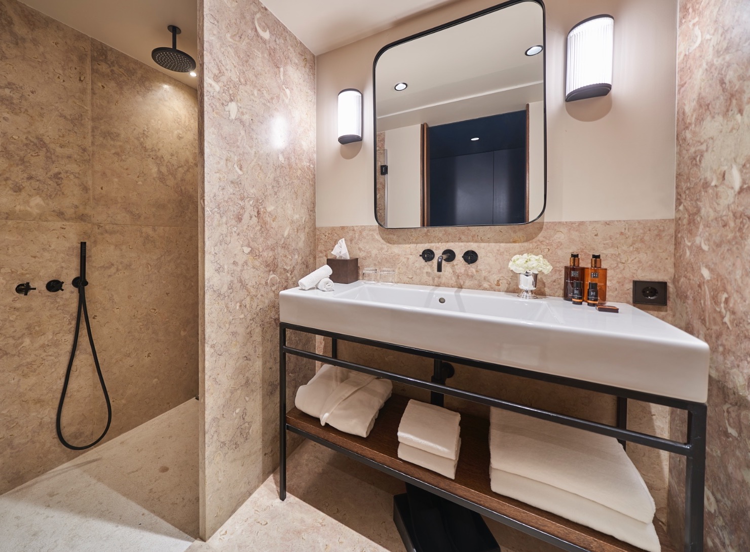 PortoBay Flores | Bathroom